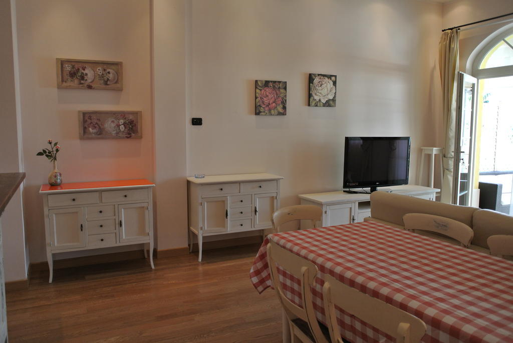 Giardino Dei Colori Dianella Appartamenti Pool Relax &Family Friendly Toscolano Maderno Chambre photo